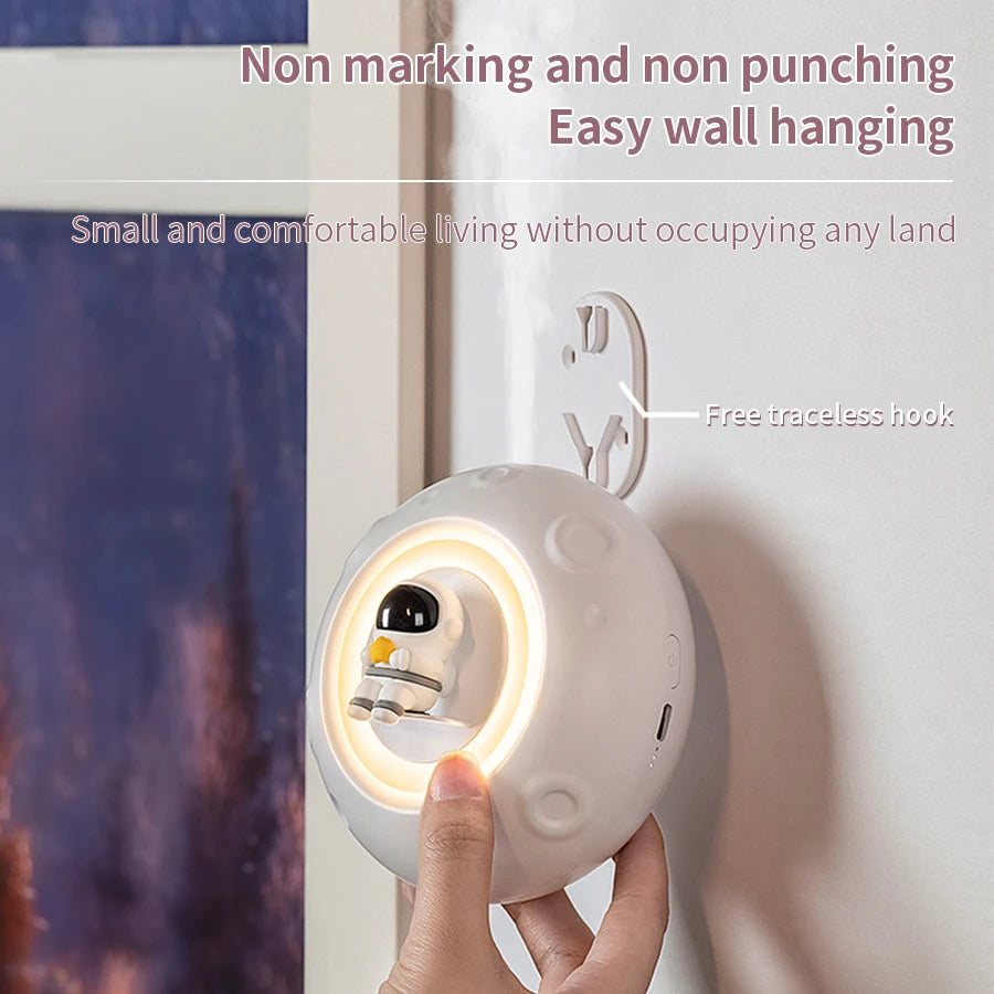 Astronaut Shape Air Humidifier Night Light USB Rechargeable Aromatherapy Mist Water Diffuser (Delivery time is approximately 14 to 21 days.)