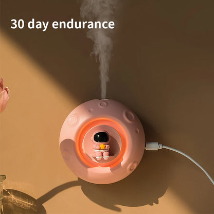 Astronaut Shape Air Humidifier Night Light USB Rechargeable Aromatherapy Mist Water Diffuser (Delivery time is approximately 14 to 21 days.)